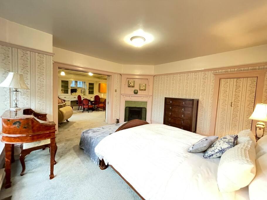 Parlor Suite In Heritage Manor, Fairfield, Near Dt Victoria Exterior photo