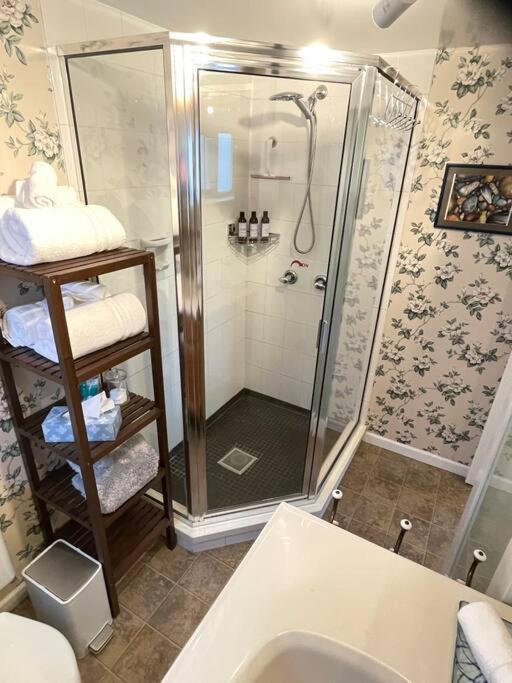 Parlor Suite In Heritage Manor, Fairfield, Near Dt Victoria Exterior photo