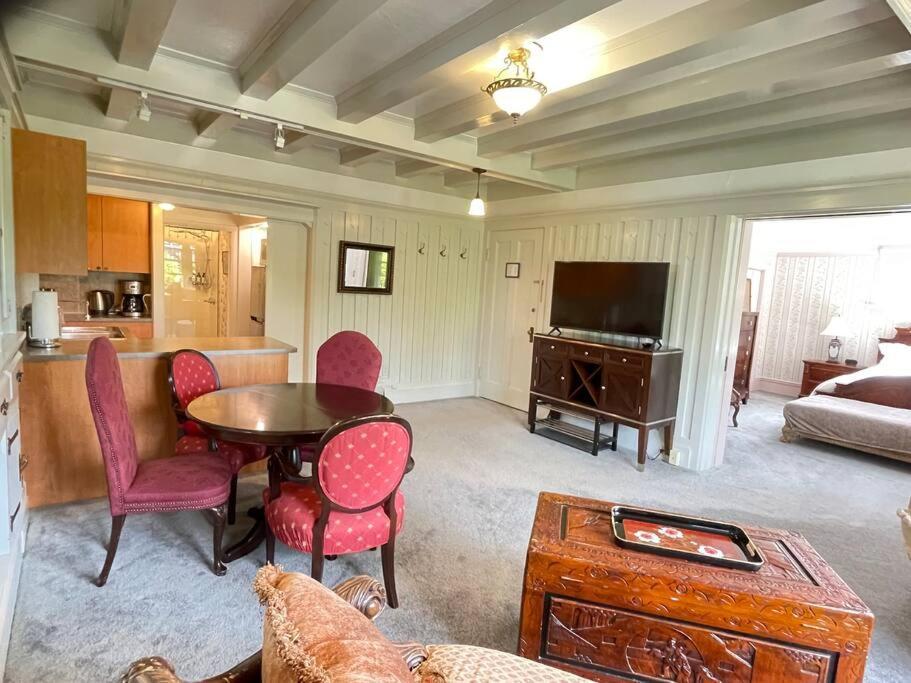 Parlor Suite In Heritage Manor, Fairfield, Near Dt Victoria Exterior photo